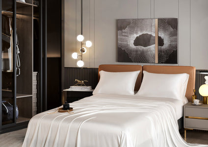 Aulaire bamboo fabric bedsheet set in Snow White colour